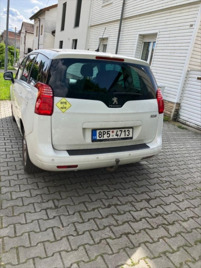 Peugeot 5008 2,0   HDi 110 kW, r.v. 2015, s