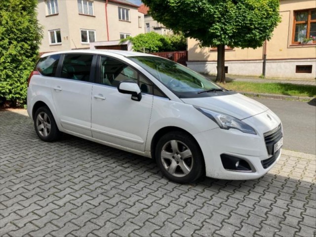 Peugeot 5008 2,0   HDi 110 kW, r.v. 2015, s