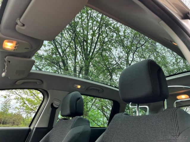 Peugeot 5008 2,0   HDi Allure