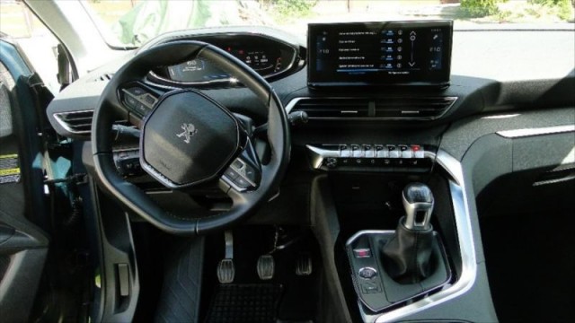 Peugeot 5008 1,6   rok výroby 2020