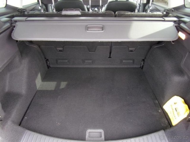 Ford Kuga 2,0   TDCI 4x4 titanium se stř