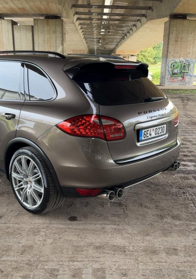 Porsche Cayenne 4,8   Turbo V8 580ps