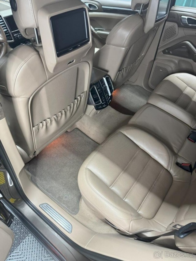Porsche Cayenne 4,8   Turbo V8 580ps