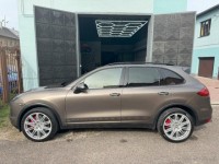 Porsche Cayenne 4,8   Turbo V8 580ps