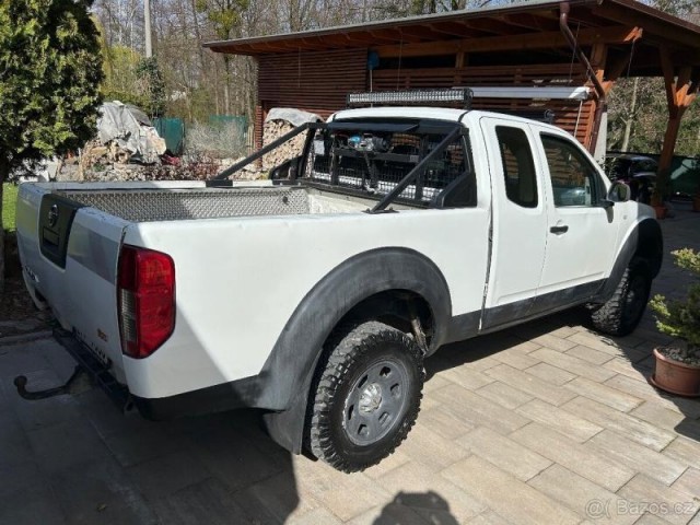 Nissan Navara 2,5   D40