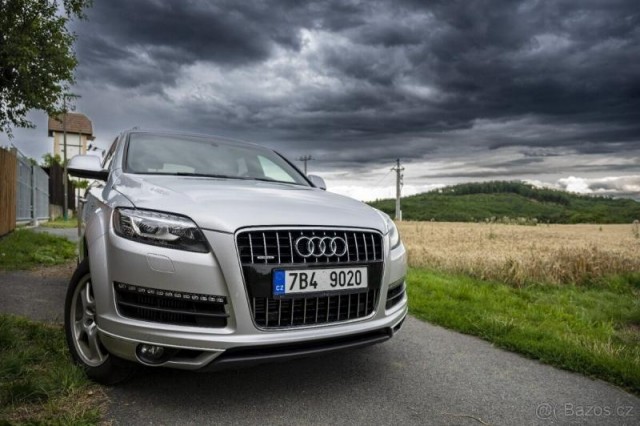 Audi Q7 3,0   tdi S line.