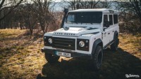 Land Rover Defender 2,4