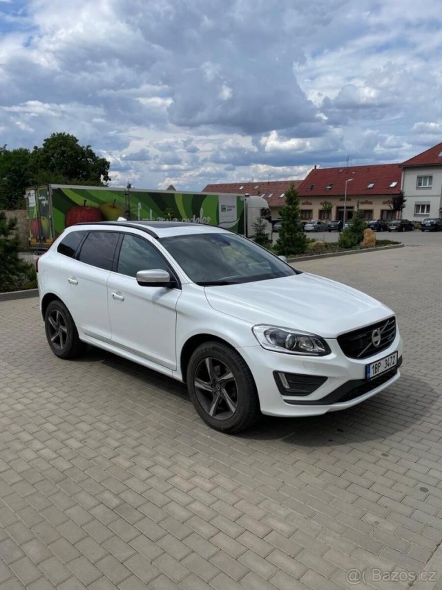 Volvo XC60 2,4   D5 R-DESING 158kW 10/201