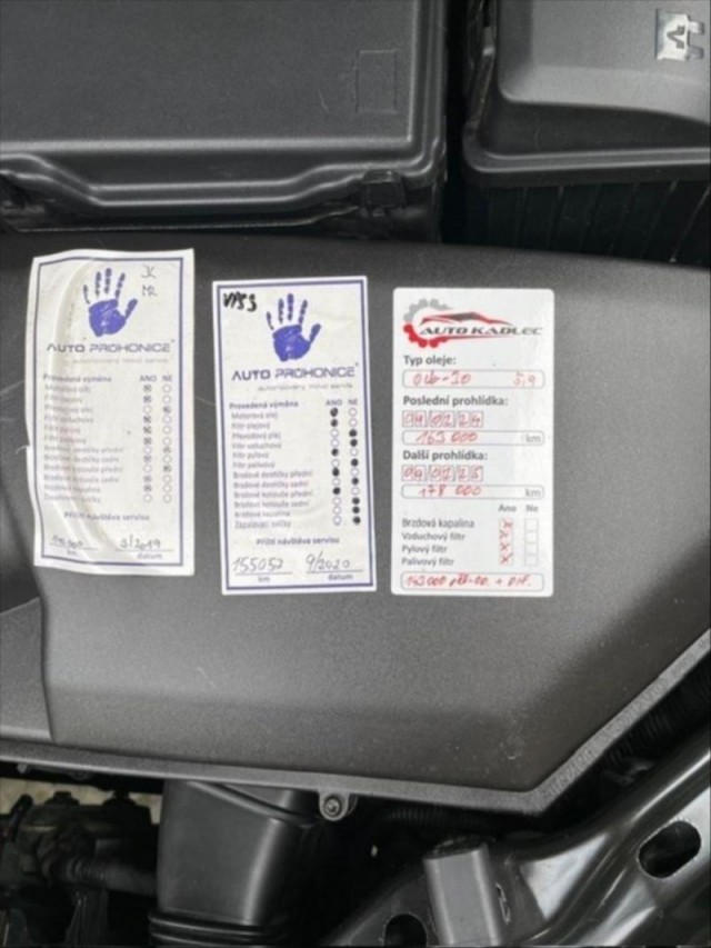Volvo XC60 2,4   D5 R-DESING 158kW 10/201