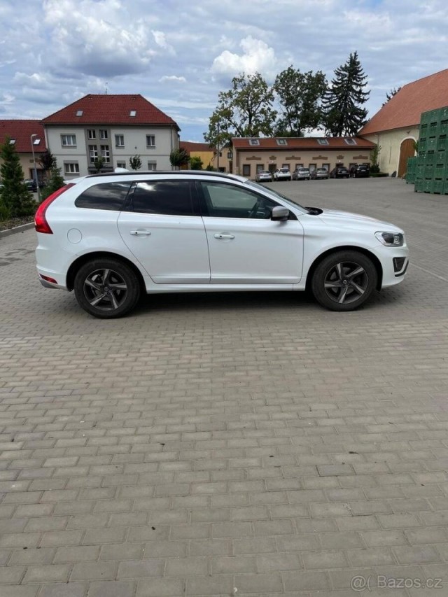 Volvo XC60 2,4   D5 R-DESING 158kW 10/201