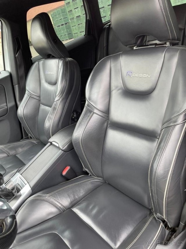 Volvo XC60 2,4   D5 R-DESING 158kW 10/201