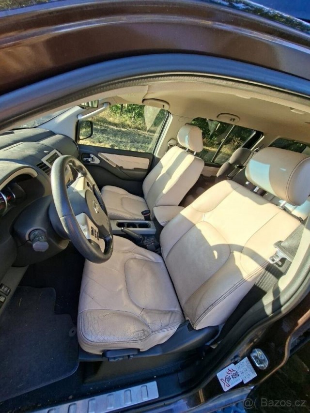 Nissan Pathfinder 2,5   2009