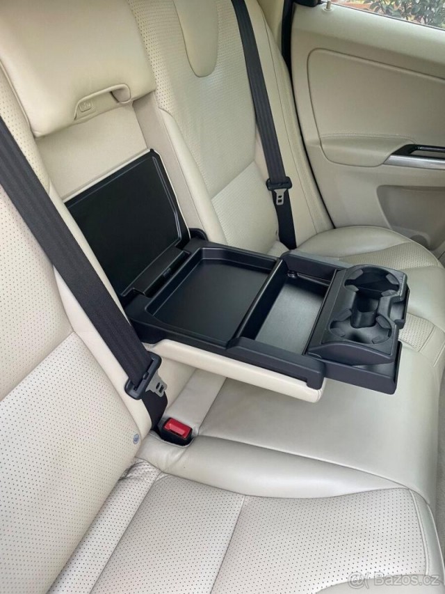 Volvo XC60 2,4   D5, 169kW