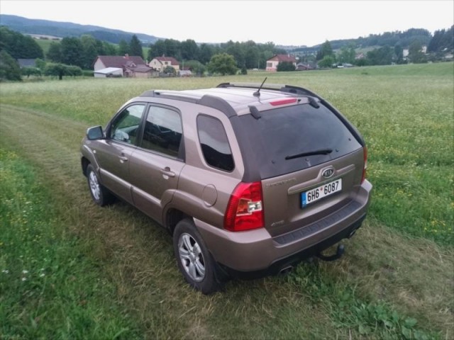 Kia Sportage 2,0   i (104 kW), LPG, 4WD, ta