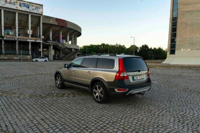 Volvo XC70 2,4   D5 2013, 4x4 – Výborný s