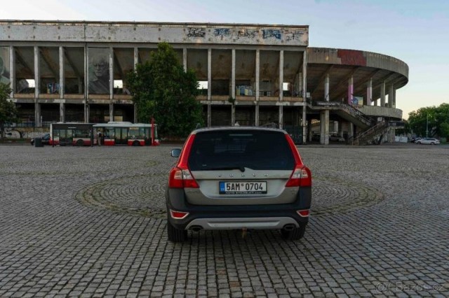 Volvo XC70 2,4   D5 2013, 4x4 – Výborný s