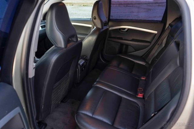 Volvo XC70 2,4   D5 2013, 4x4 – Výborný s