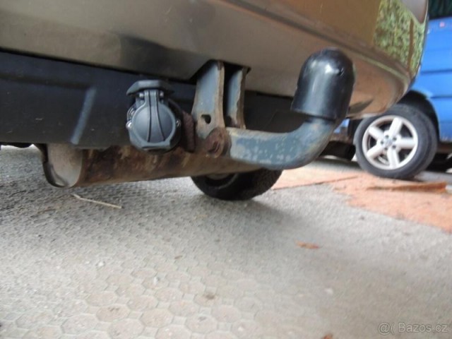 Nissan X-Trail 2,5   T30 121kw rok 2004