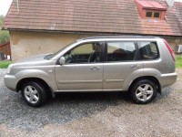 Nissan X-Trail 2,5   T30 121kw rok 2004