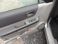 Nissan X-Trail 2,5   T30 121kw rok 2004