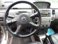Nissan X-Trail 2,5   T30 121kw rok 2004