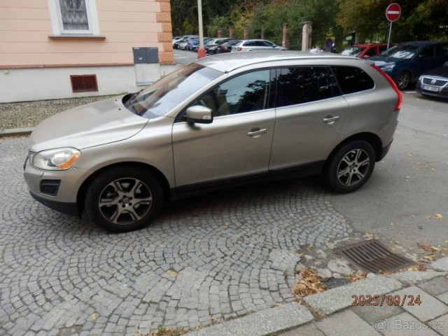 Volvo XC60 2,4   Summum AWD 158kW 206000k