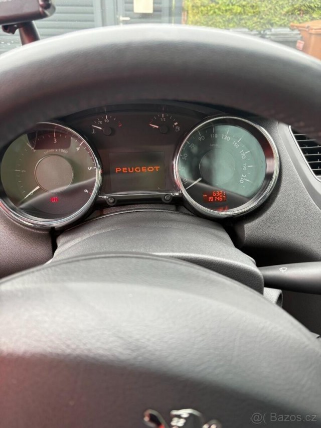 Peugeot 5008 2,0   HDi - automat