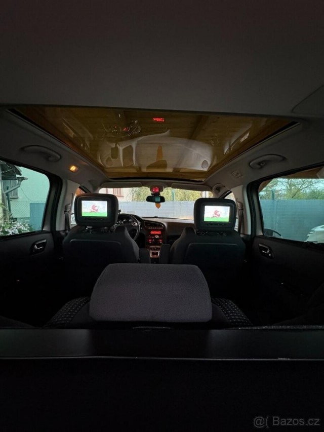 Peugeot 5008 2,0   HDi - automat