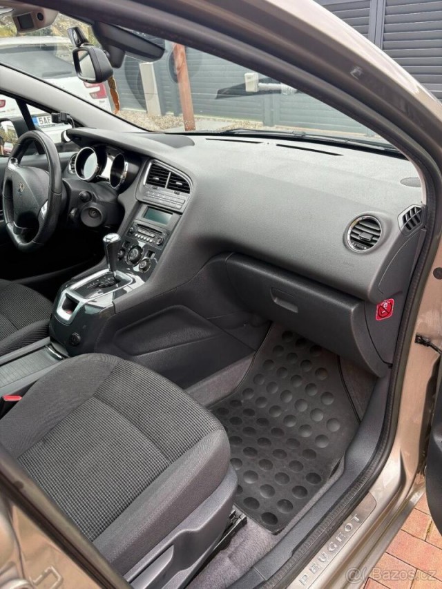 Peugeot 5008 2,0   HDi - automat