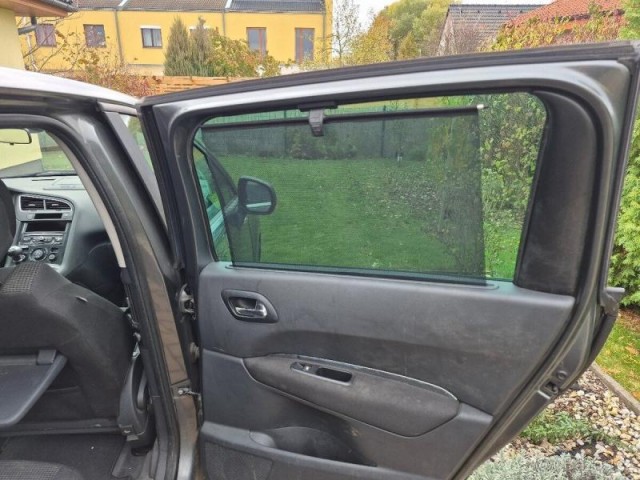 Peugeot 5008 HDI, 7 míst, panar.okno