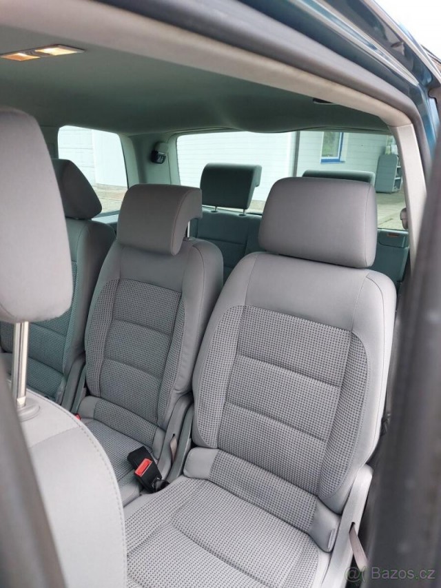 Volkswagen Tiguan 2,0   Sedmimístný +Tažné zaříz