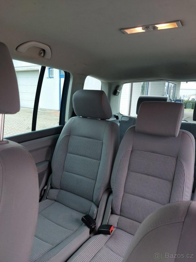 Volkswagen Tiguan 2,0   Sedmimístný +Tažné zaříz