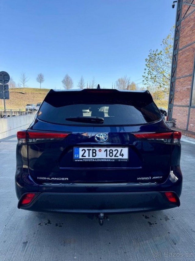 Toyota Highlander 2,5   HEV 248k 4x4 COMFORT 7S