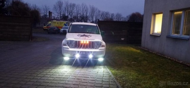 Jeep Cherokee 2,8   KK