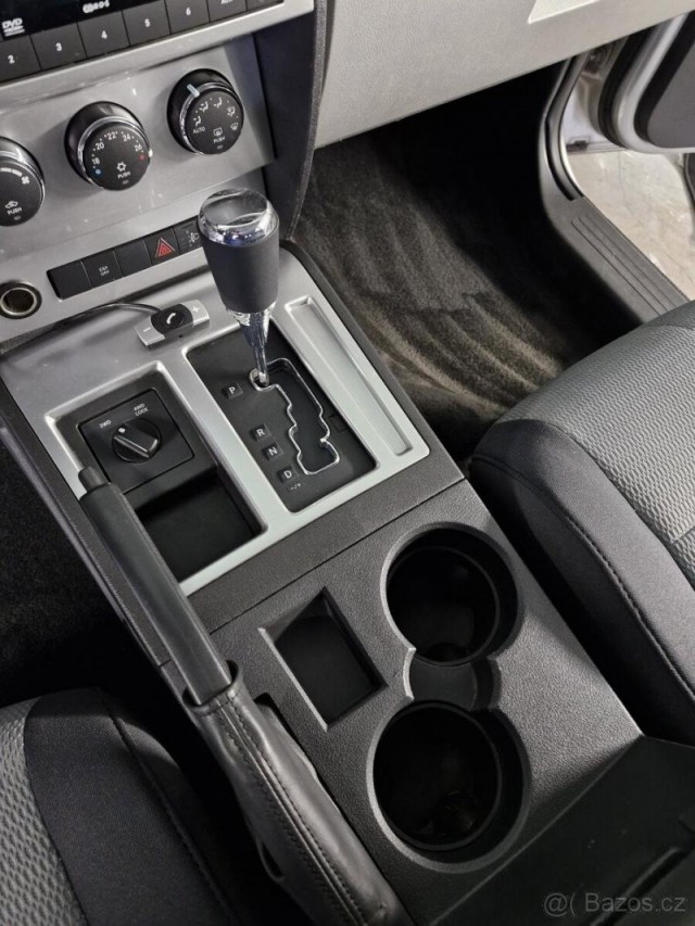 Dodge Nitro 2,8   L CRD