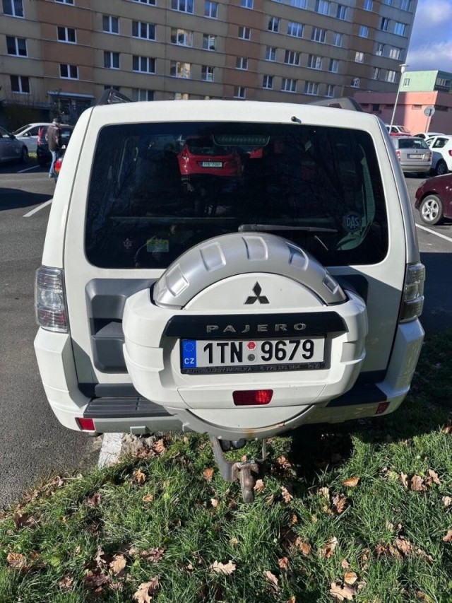 Mitsubishi Pajero 3,2   ( 147 kW)