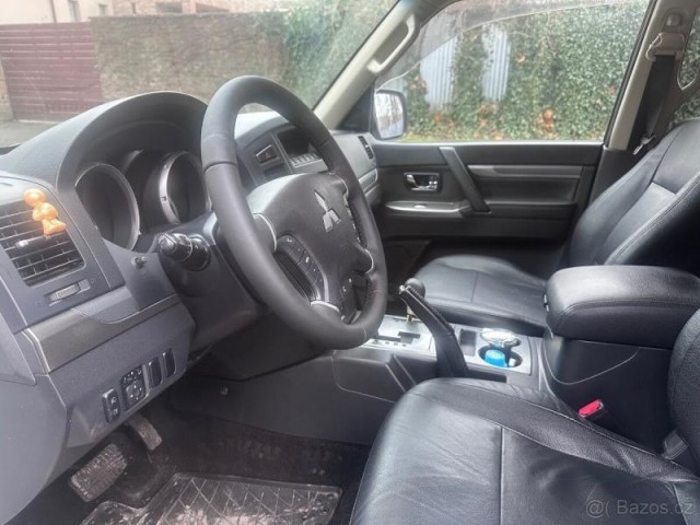 Mitsubishi Pajero 3,2   ( 147 kW)