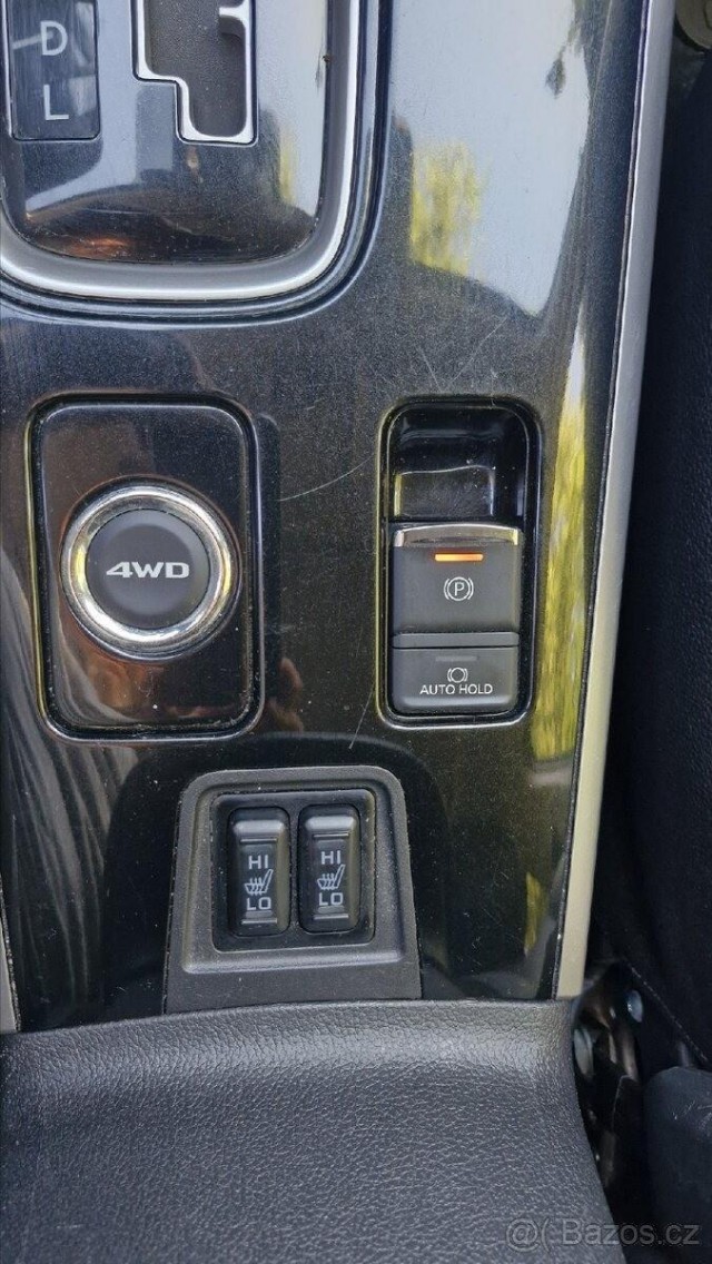 Mitsubishi Outlander 2,3   4x4