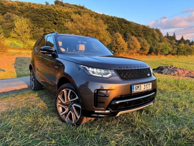 Land Rover Discovery 3,0   HSE LUXURY, 190k rok výr