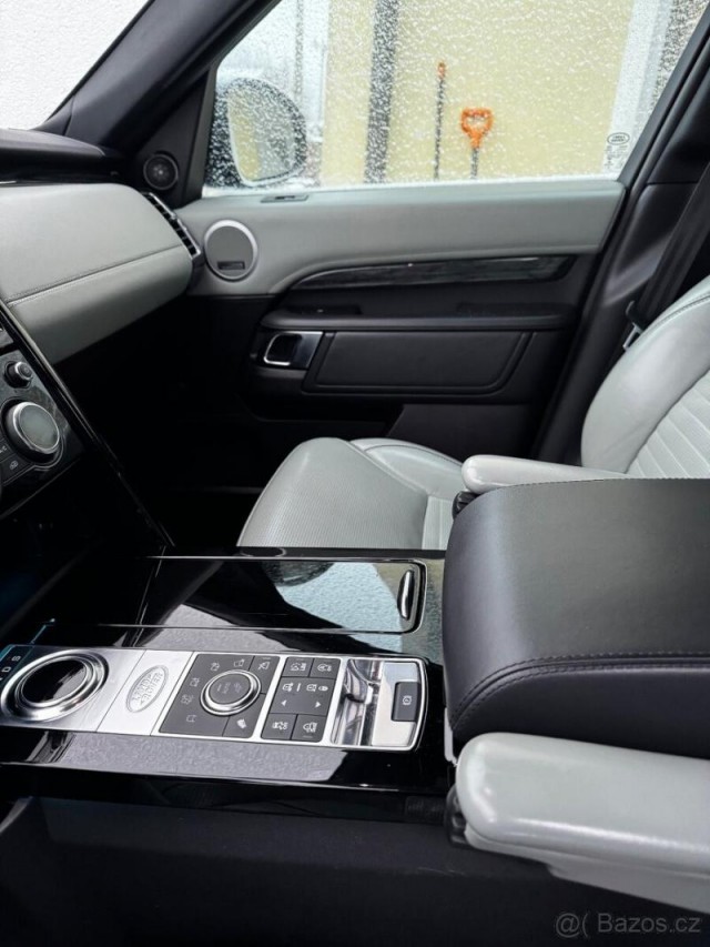Land Rover Discovery 3,0   HSE LUXURY, 190k rok výr