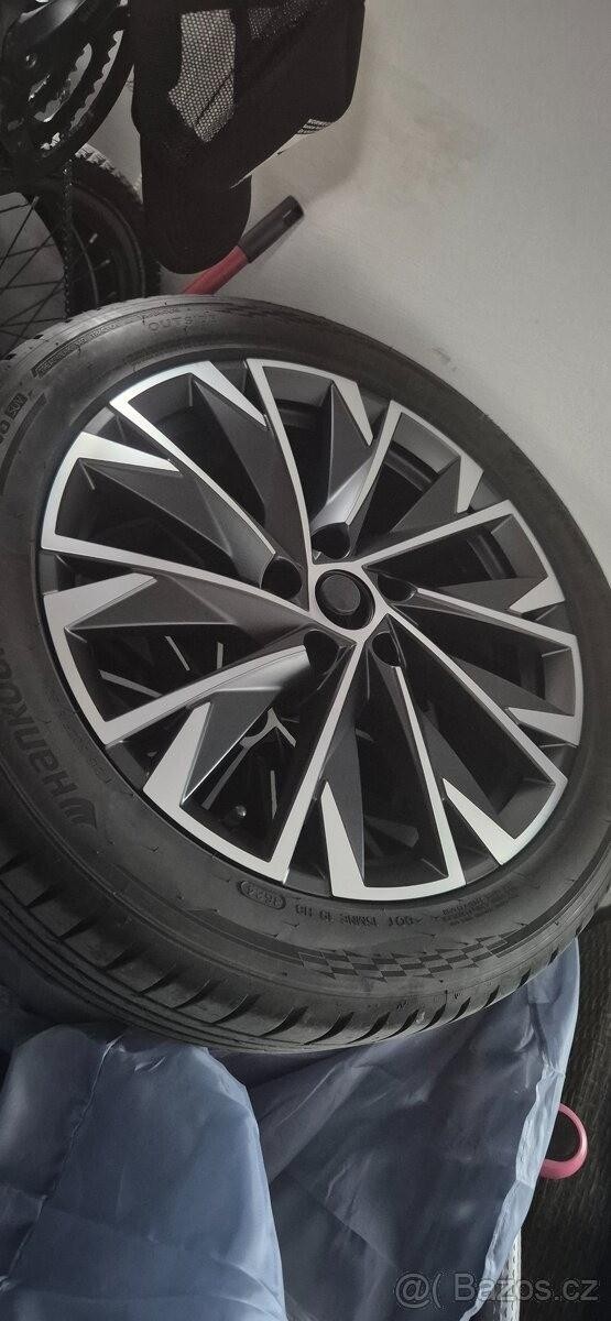 Škoda Karoq 1,5   110kw 62.tis najeto koup