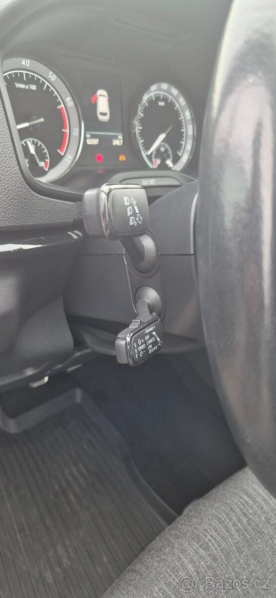 Škoda Karoq 1,5   110kw 62.tis najeto koup