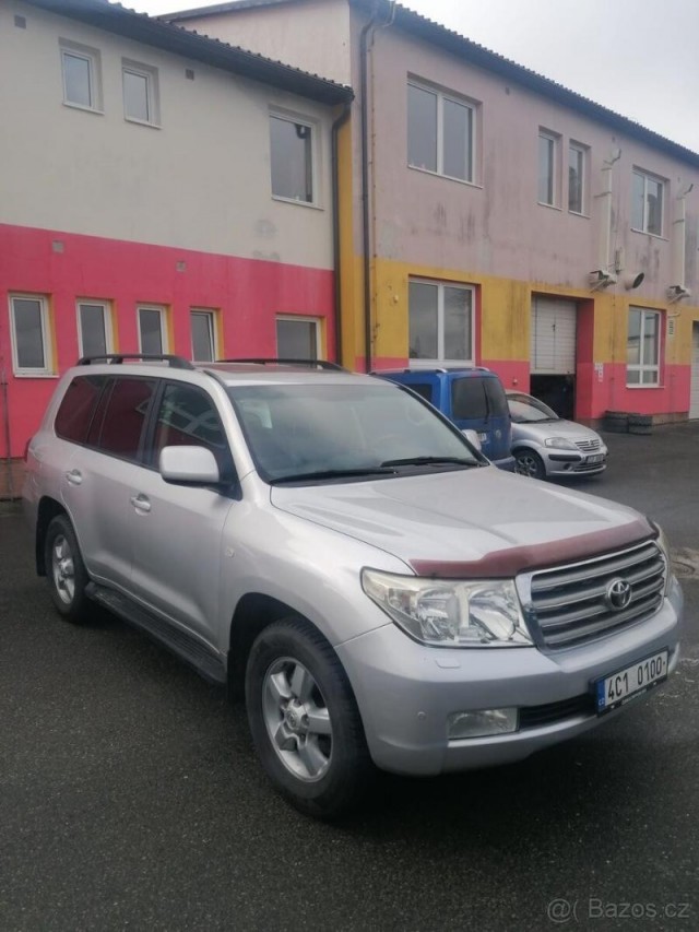 Toyota Land Cruiser V8