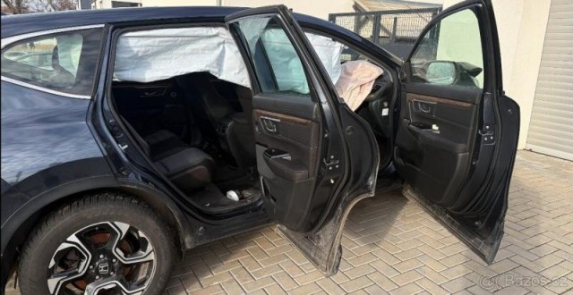 Honda CR-V 1,5   VTEC | 110t. km | NOSNÍK