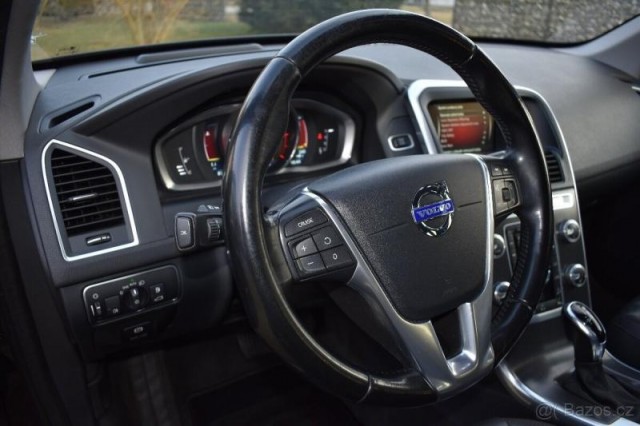 Volvo XC60 2,4   Summum 158 kw AT