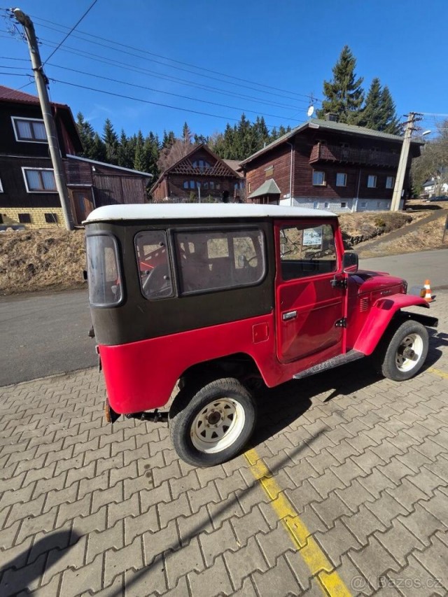 Toyota Land Cruiser BJ 42