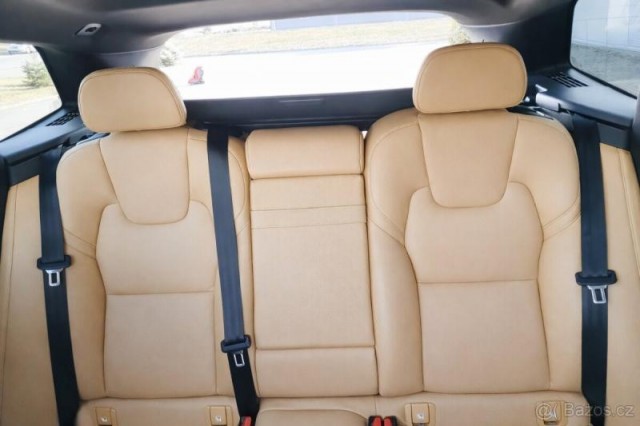 Volvo XC60 2,0   D4 FWD 140 kW 2019 | DPH