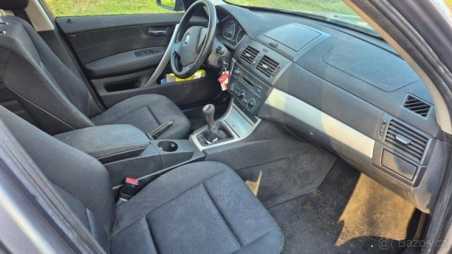 BMW X3 2,0   i benzín