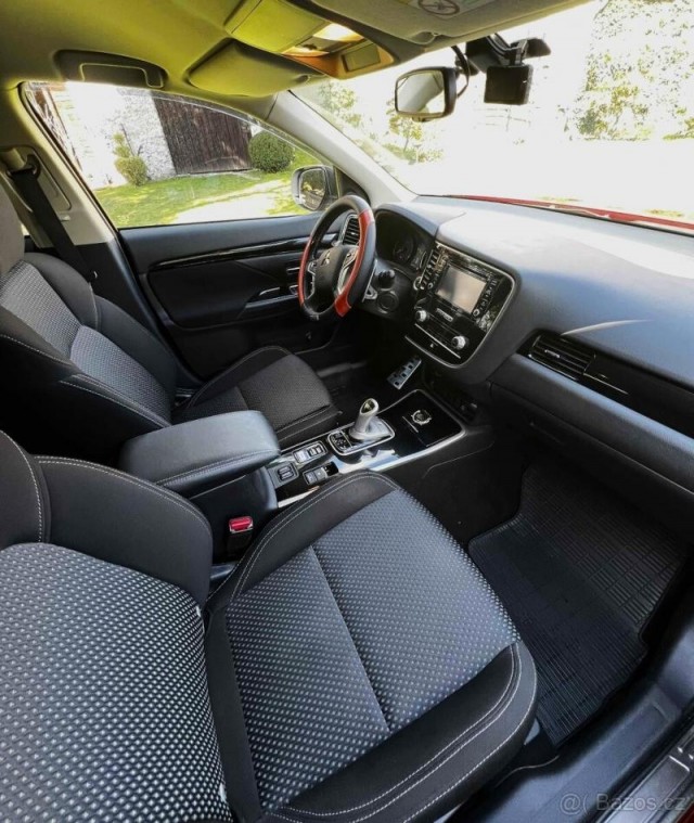 Mitsubishi Outlander PHEV