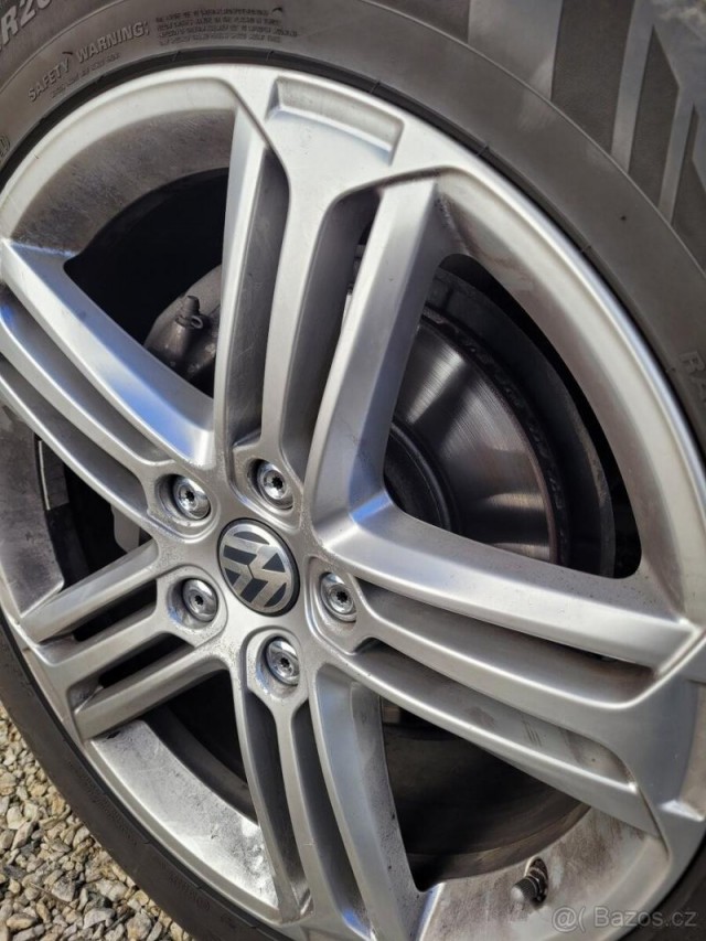 Volkswagen Touareg 3,0   TDi V6 193kw 4M R-LINE